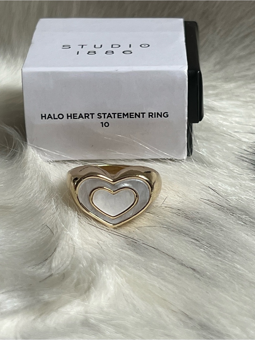 AVON Halo Heart Statement Ring in Gold